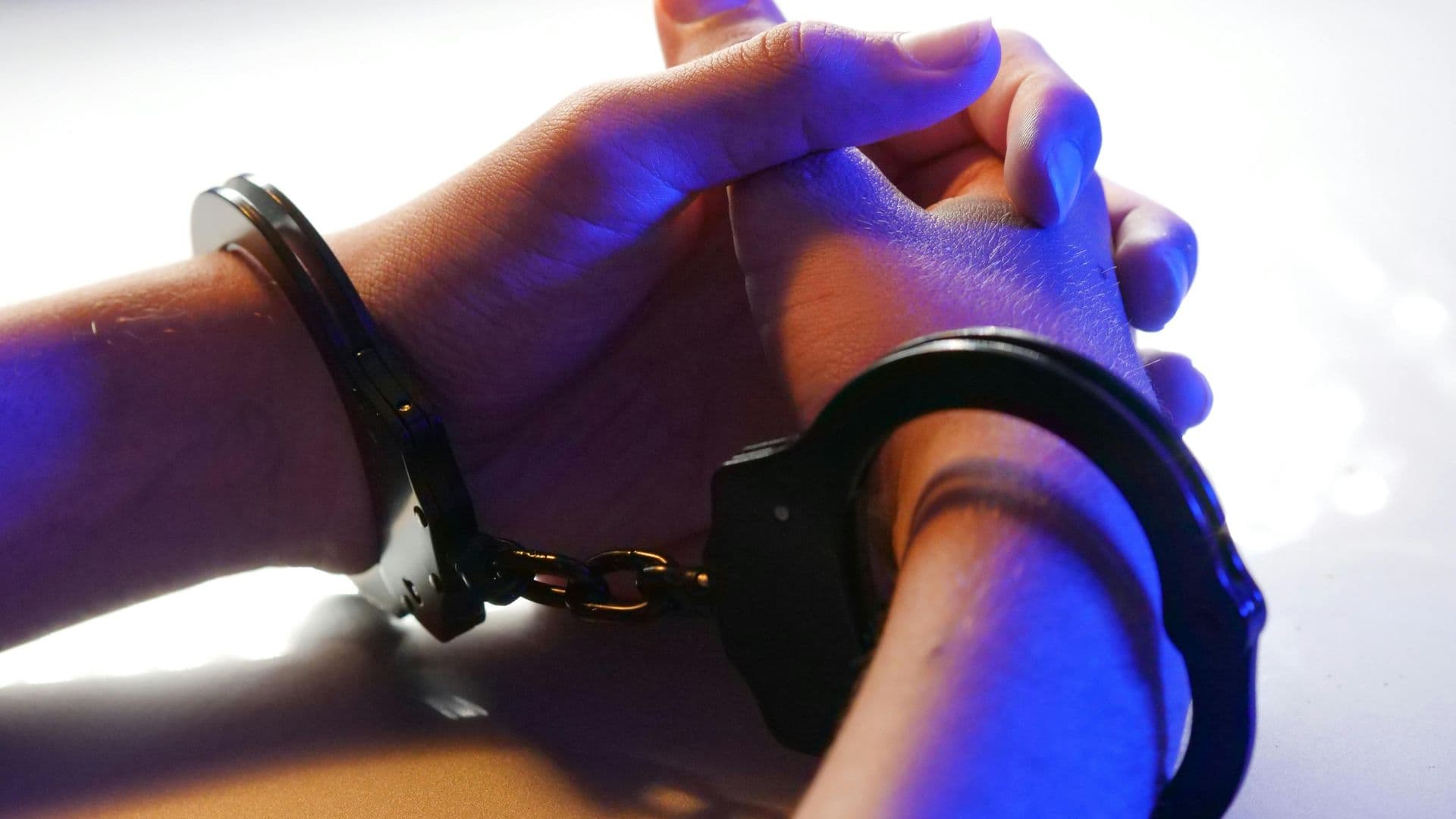Poursuite policière à Chisasibi : une jeune conductrice arrêtée après une interception mouvementée