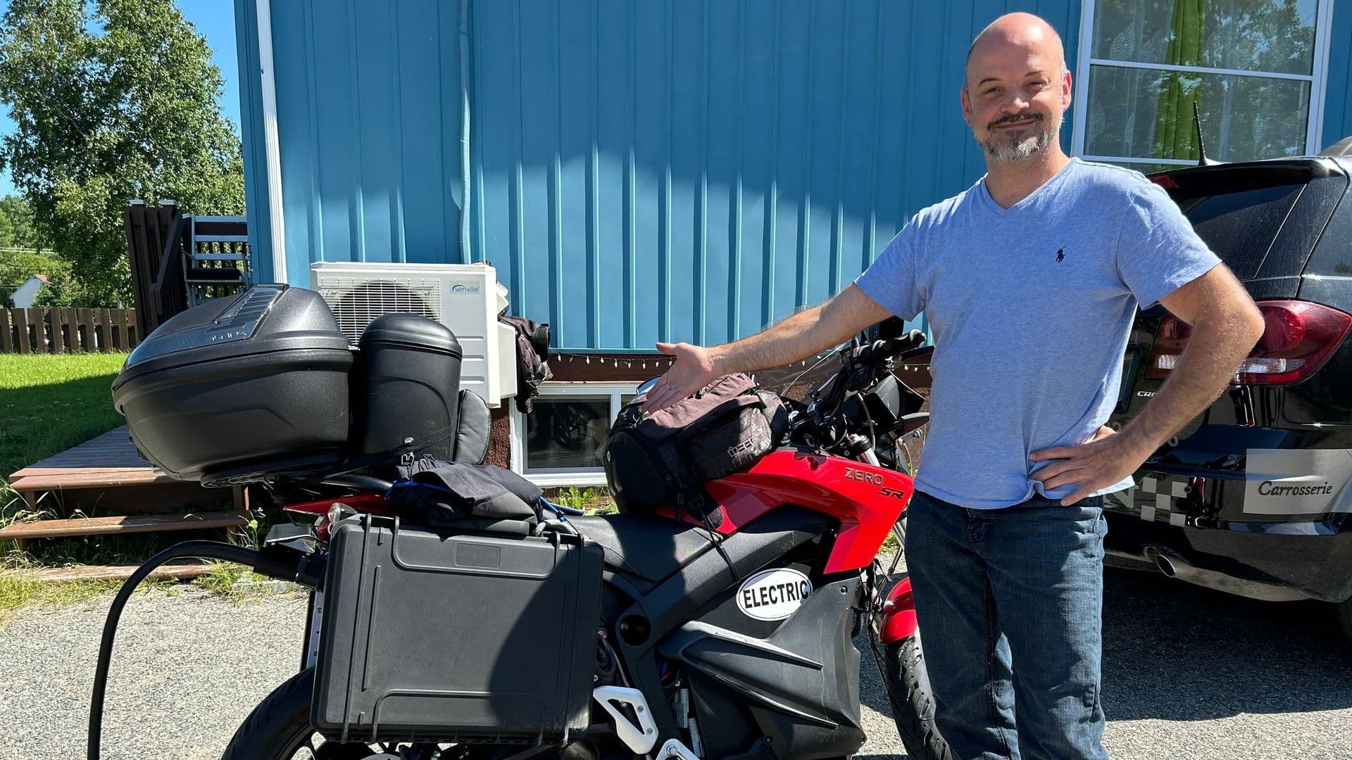 De Québec à Radisson, un passionné de moto électrique parcourt près de 2 000 km