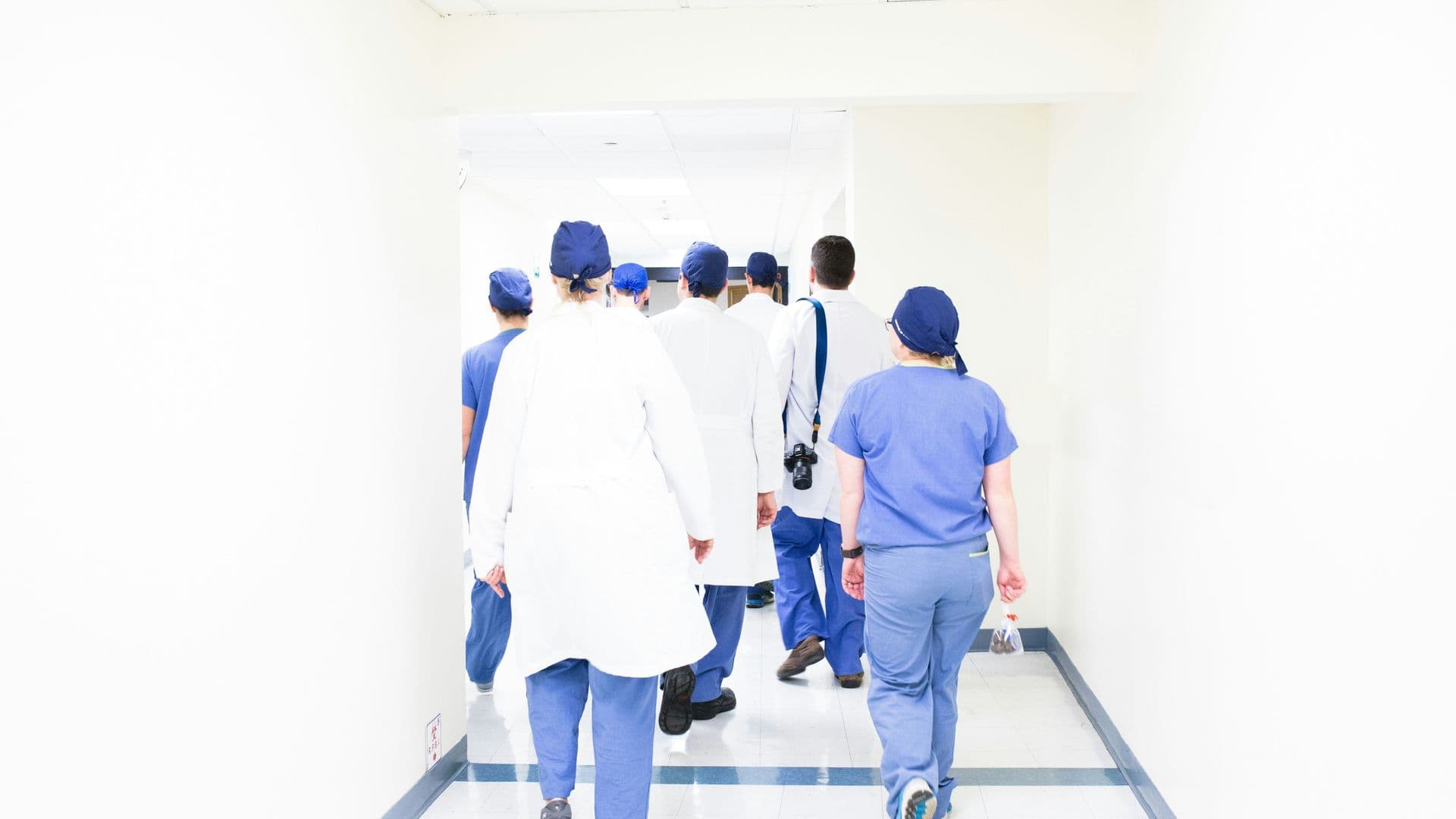 Ces professionnels, venus de divers pays francophones, suivront une formation d’appoint avant d’intégrer pleinement le réseau de santé régional.