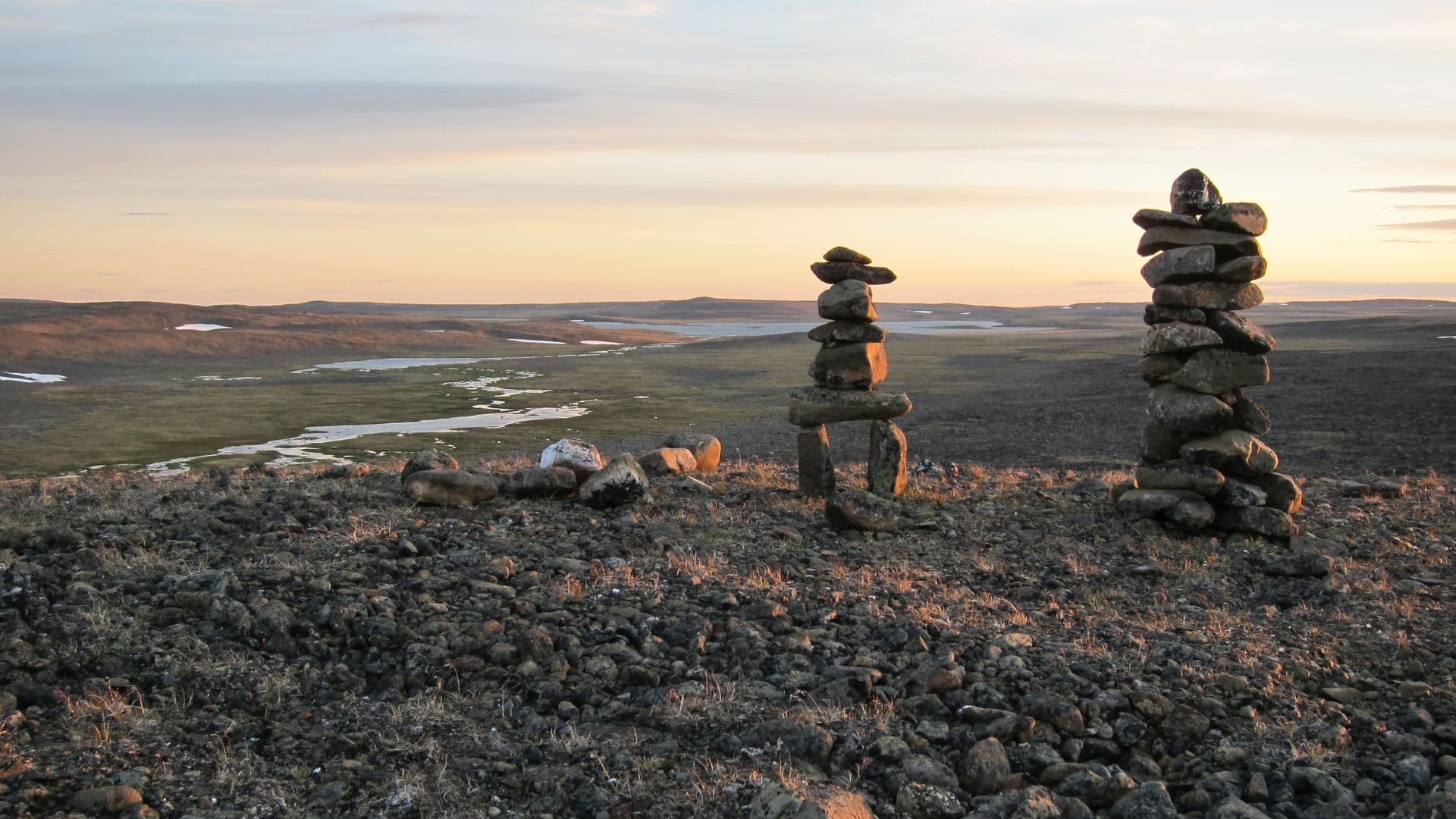 https://auroreinfo.com/api/articles/file/image-inukshuk-wikimedia-1920x1080.jpg