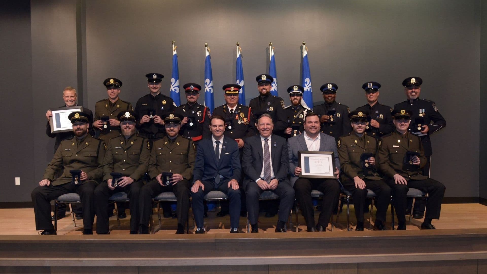 Leur bravoure a été officiellement reconnue, par le premier ministre François Legault, lors de la Journée de reconnaissance policière 2025.
