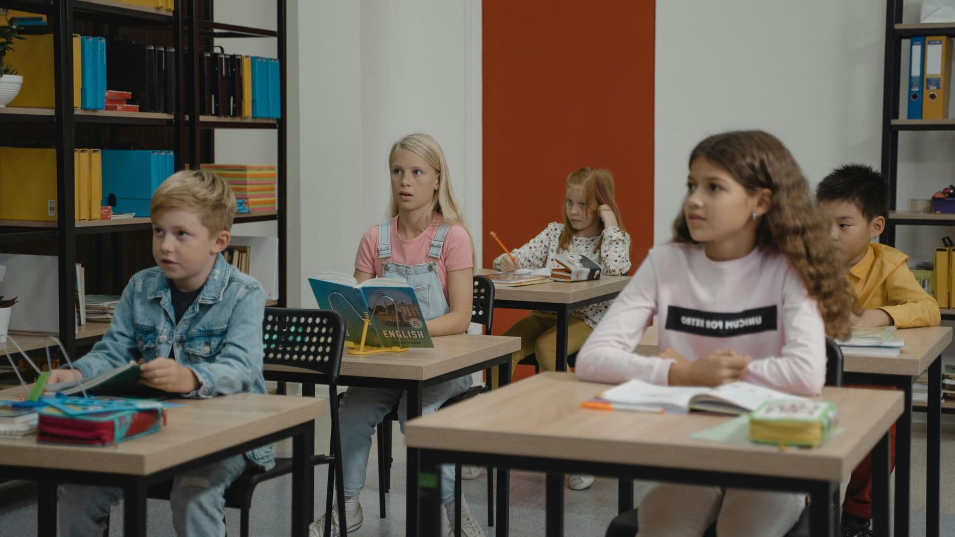 Des élèves en classe 