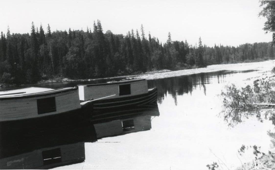 Les bateaux de la Quebec Fisheries au rapide Kiask, près de Rapide-des-Cèdres (près de l’actuelle Lebel-sur-Quévillon), 1927
