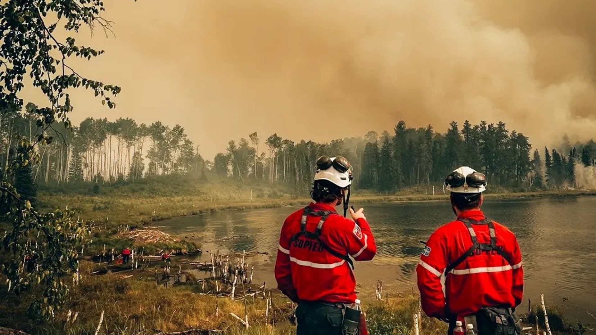 Des pompiers de la SOPFEU