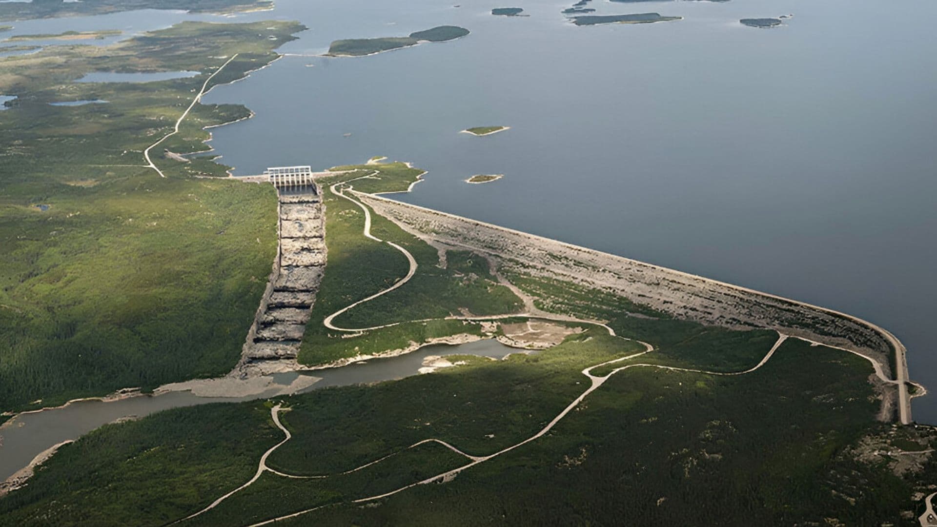 Ce projet, consacré à la modernisation d’infrastructures existantes, fait actuellement l’objet d'une étude environnementale et de consultations auprès des communautés cries et jamésiennes.