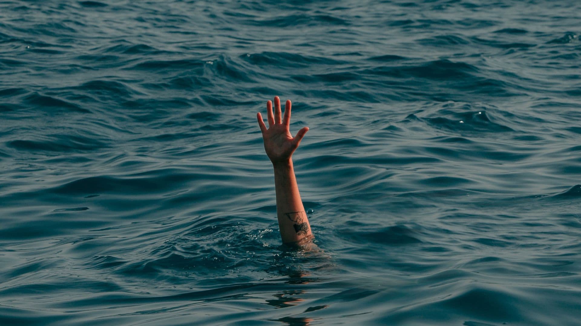 L’organisme insiste également sur l’importance de surveiller constamment ses enfants au bord de l'eau et sur les risques accrus de subir un choc thermique dans le Nord-du-Québec, où l'eau est plus froide.