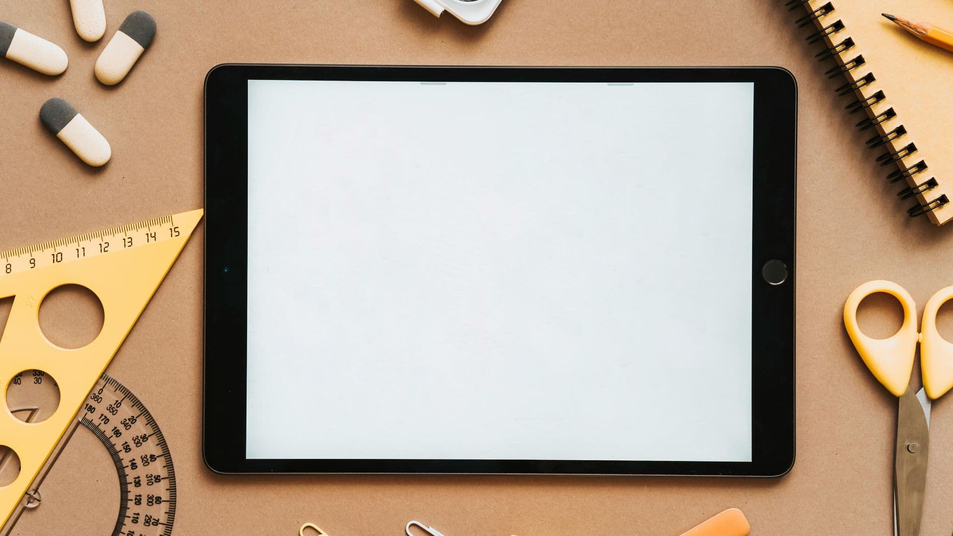 Un IPad sur une table
